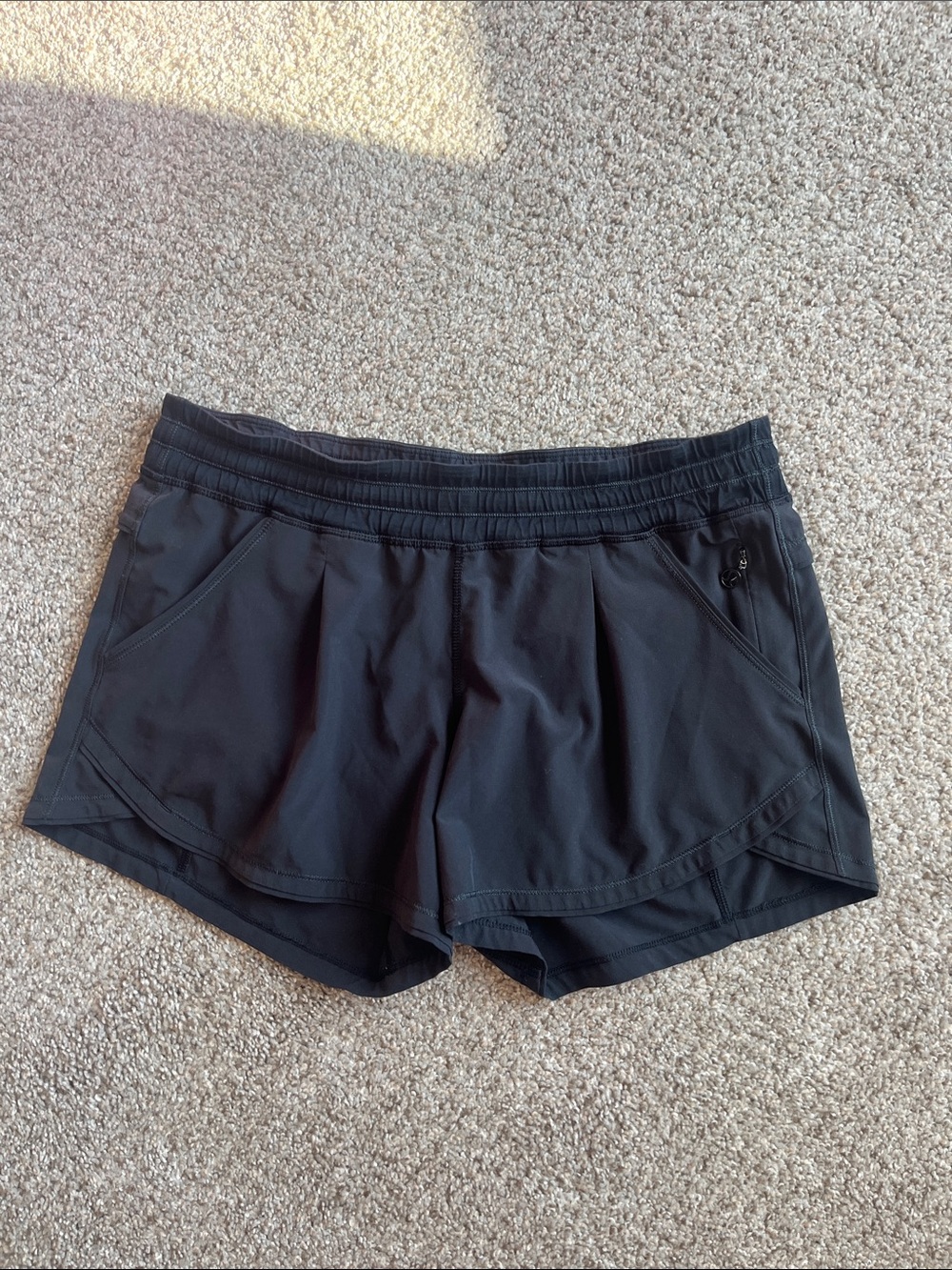 lululemon athletica Black Athletic Shorts with Pockets size 8
